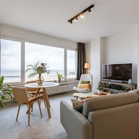 Huswell - Charming In The Centre Of With Sea View Apartment