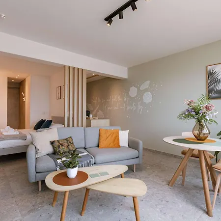Huswell - Charming In The Centre Of With Sea View *